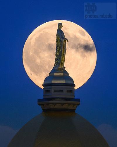 MC 10.6.25 Moonrise 01.JPG by Matt Cashore/University of Notre Dame October 6, 2025; Moonrise behind the Dome (Photo by Matt Cashore/University of Notre Dame)